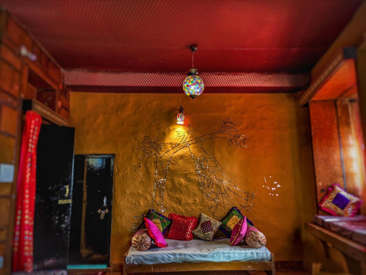 Mud Mirror Guesthouse Jaisalmer Exterior foto