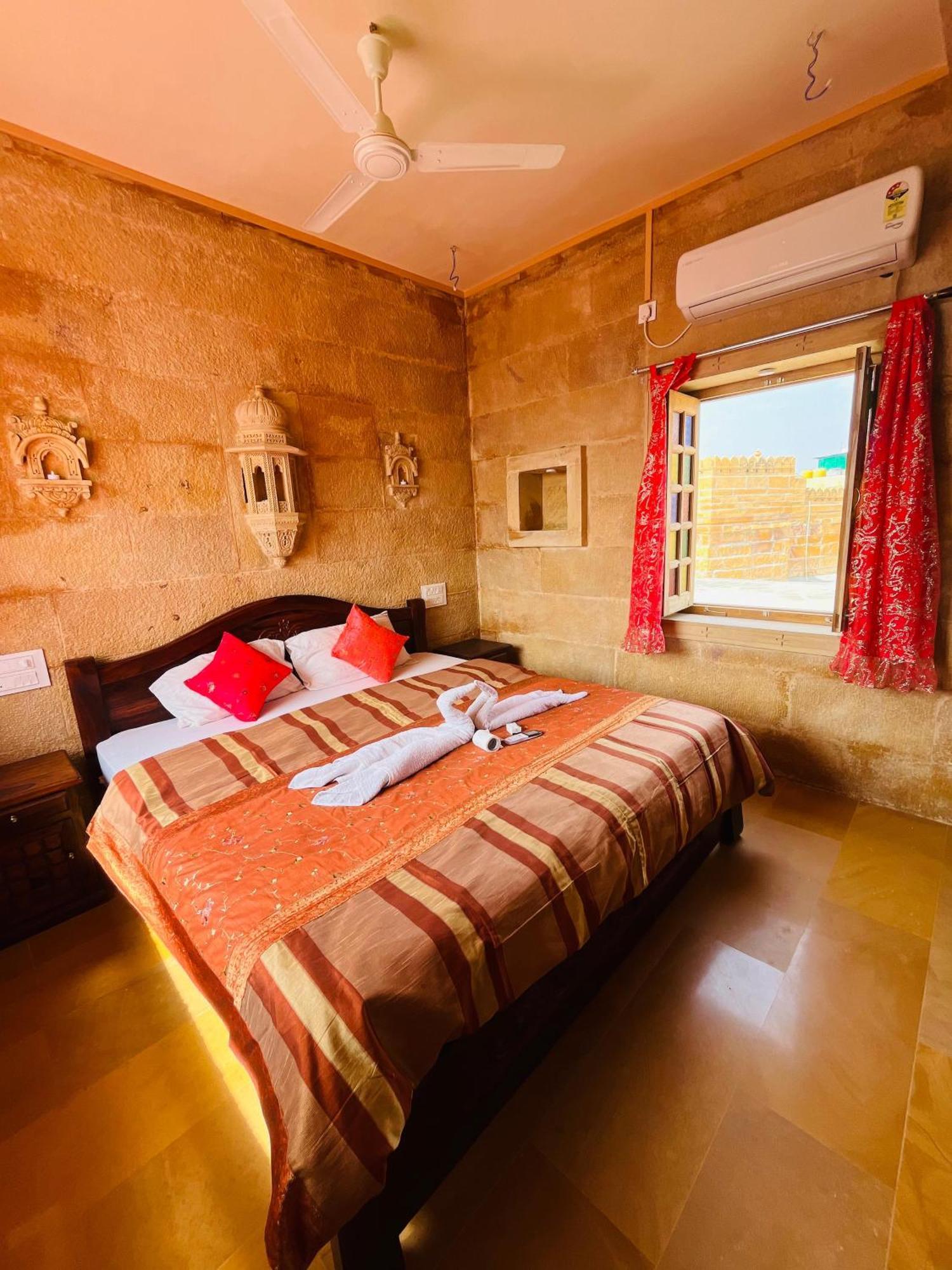 Mud Mirror Guesthouse Jaisalmer Exterior foto