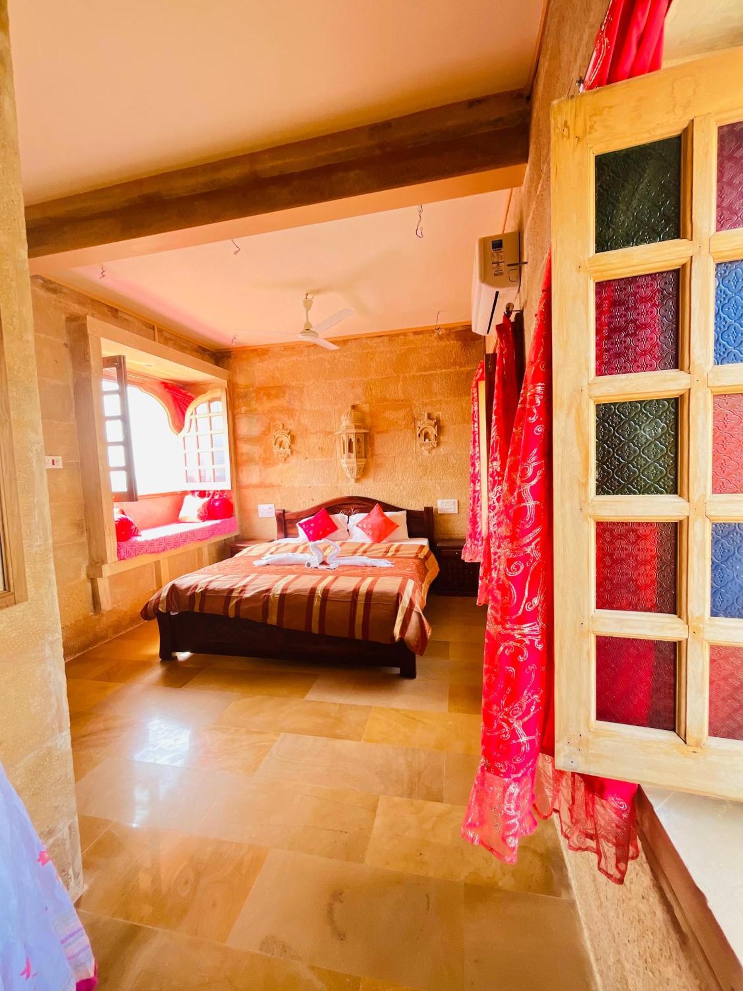 Mud Mirror Guesthouse Jaisalmer Exterior foto