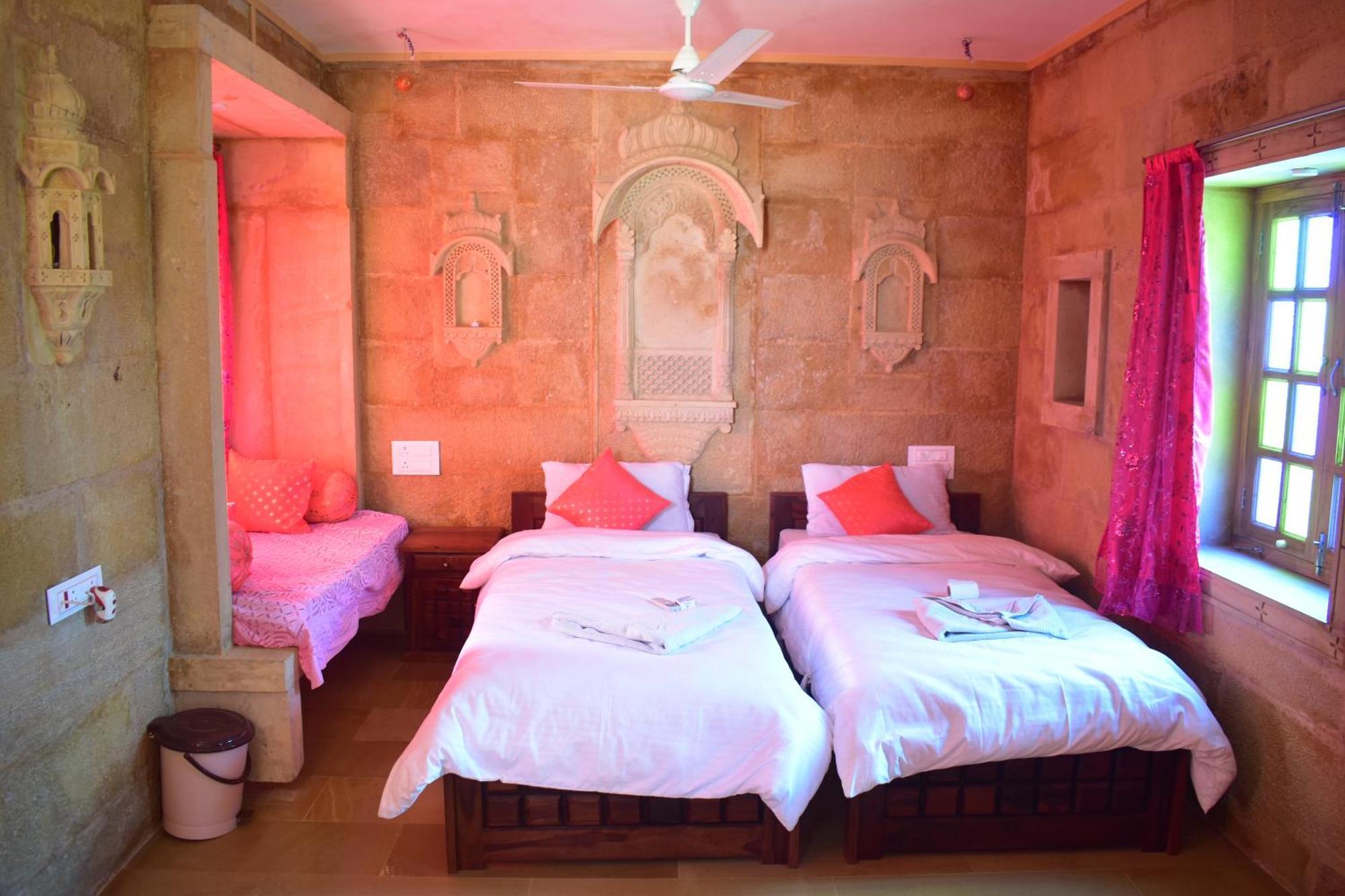 Mud Mirror Guesthouse Jaisalmer Exterior foto