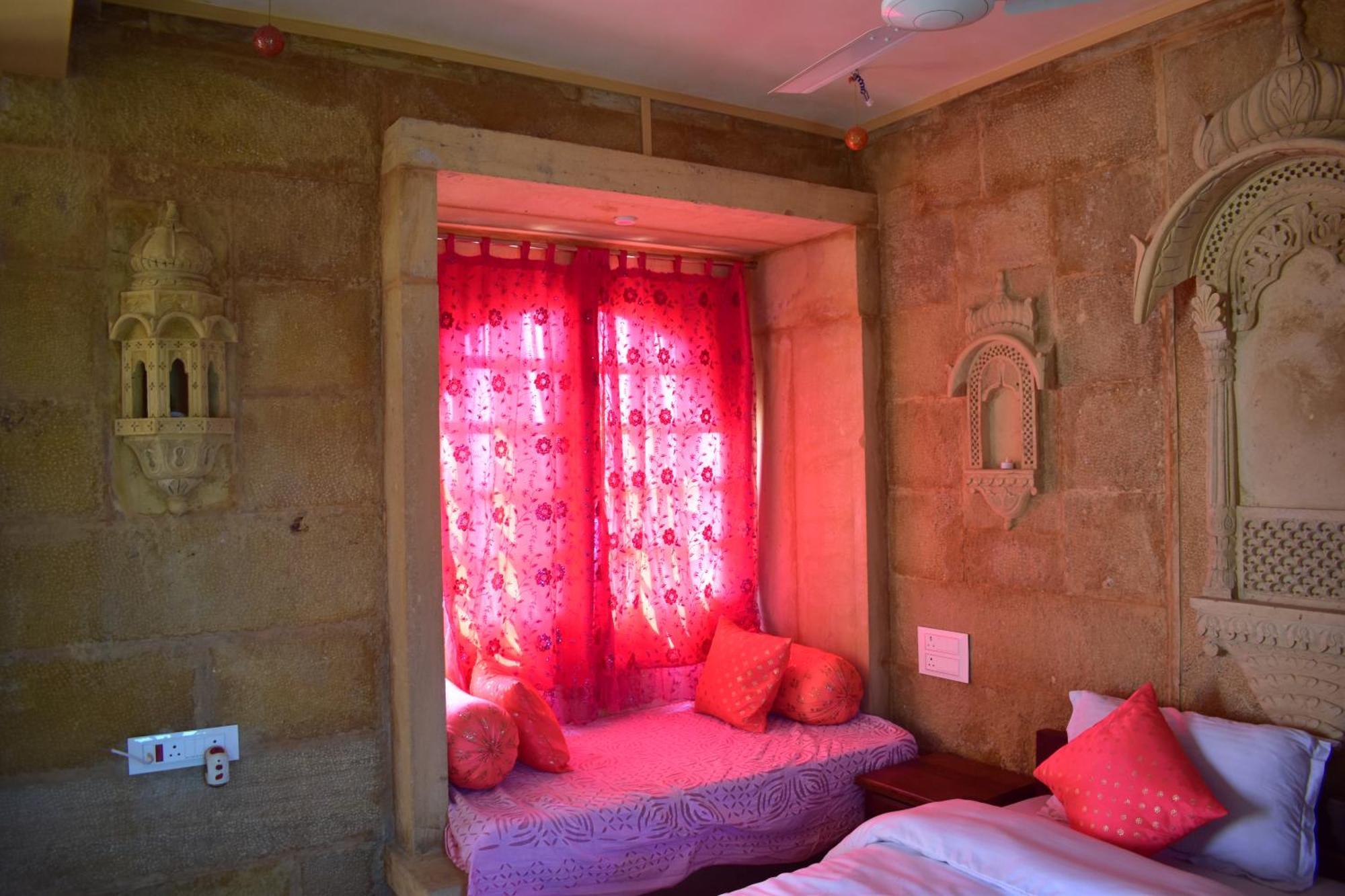 Mud Mirror Guesthouse Jaisalmer Exterior foto