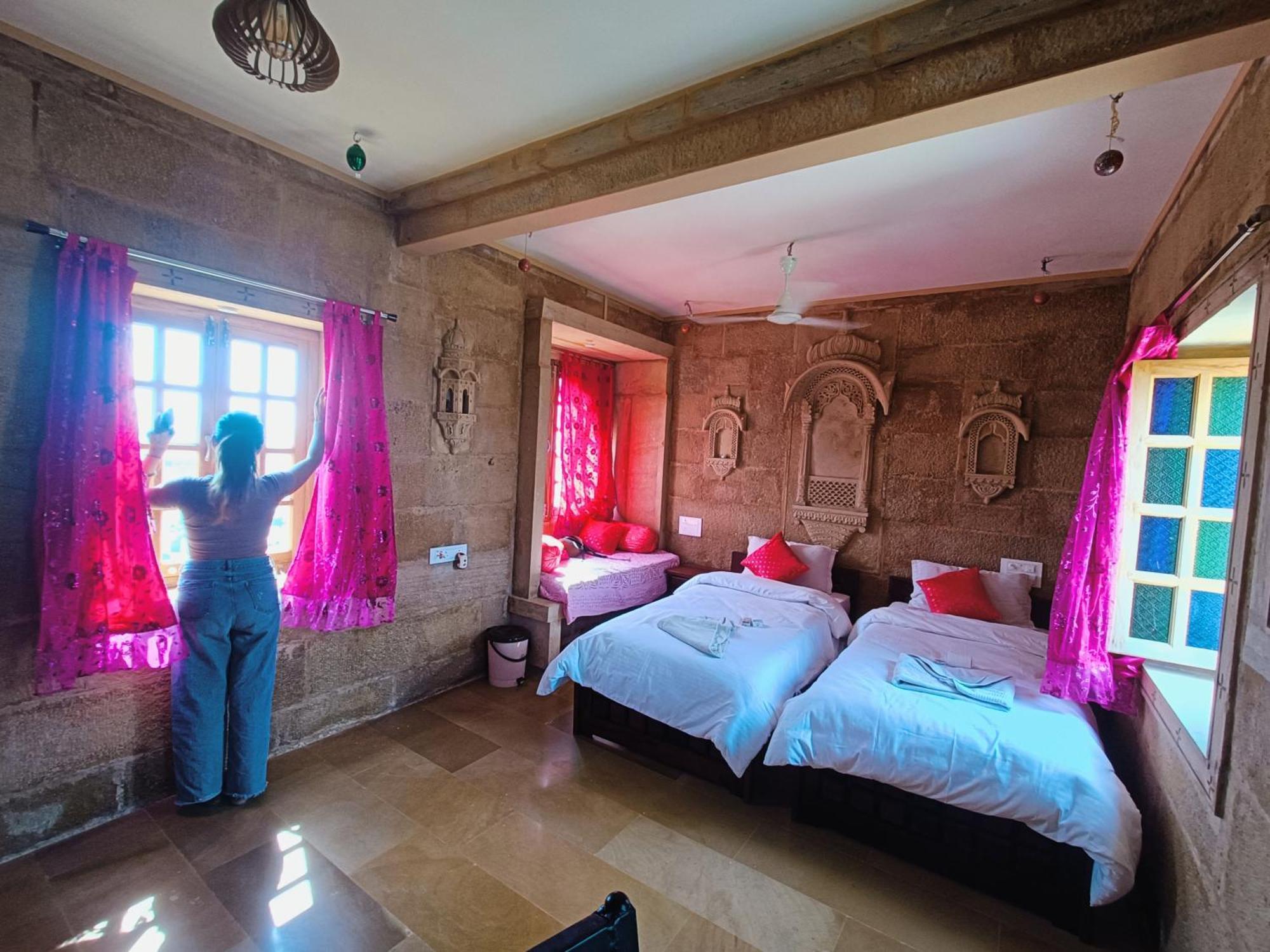 Mud Mirror Guesthouse Jaisalmer Exterior foto