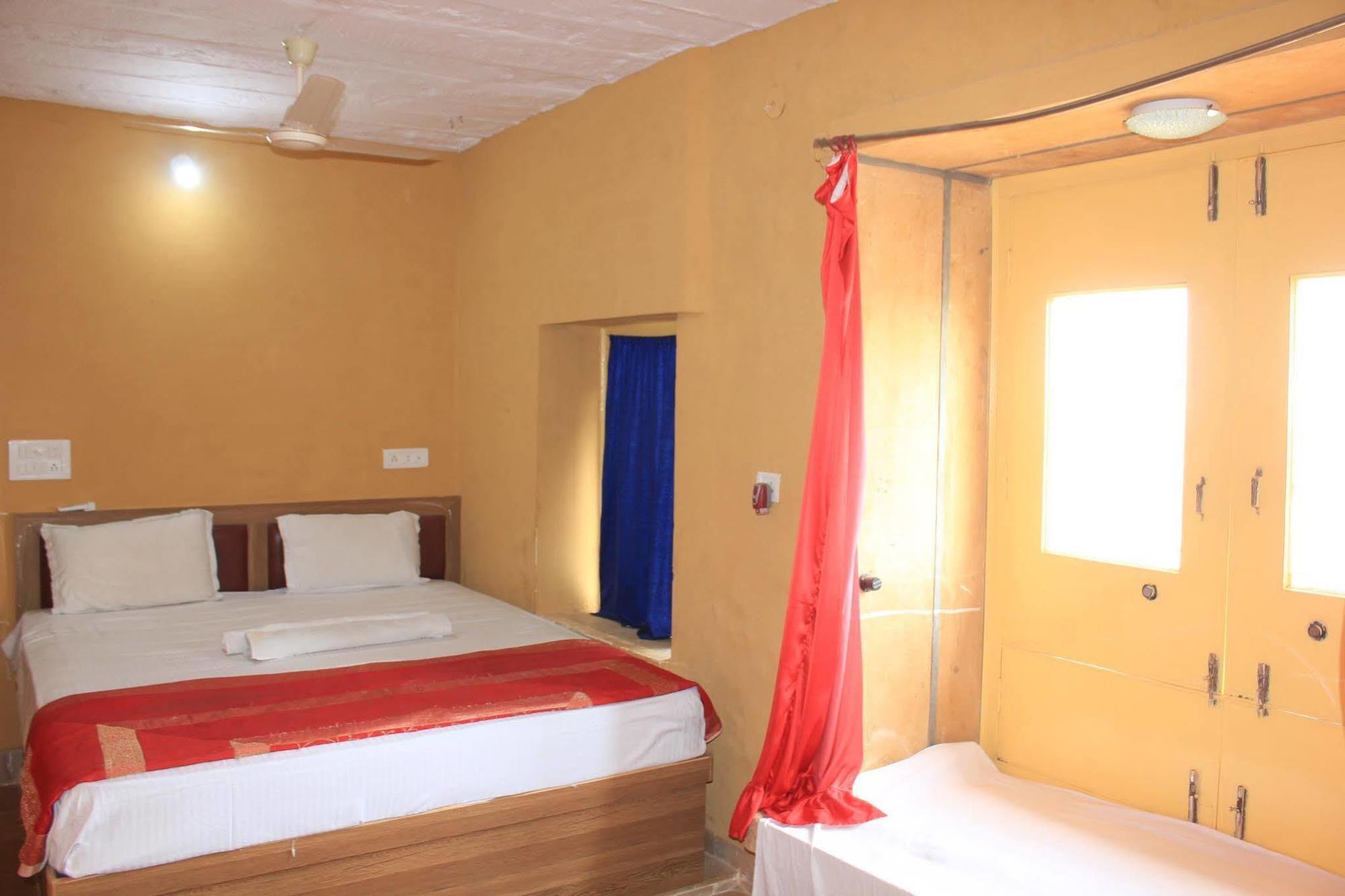 Mud Mirror Guesthouse Jaisalmer Exterior foto